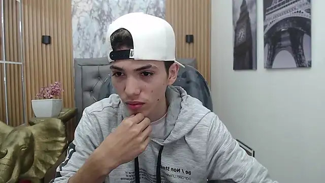 Snapshot of Asher_costa chatting on 04.11.26 Asher costa online show from 04.11.26