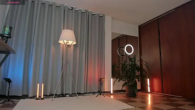 karinnixx online show from 06.19.26