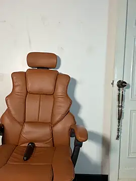 ARON LUXX online show from 03.12.26