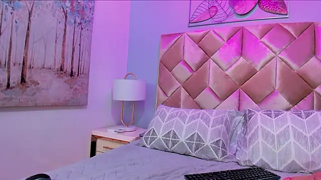 Snapshot of CandyLips_4 chatting on 03.09.26 CandyLips 4 online show from 03.09.26