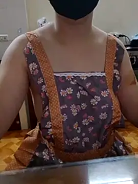 LiilyZi online show from 05.08.26