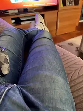 Snapshot of diversual chatting on 02.21.26 diversual online show from 02.21.26