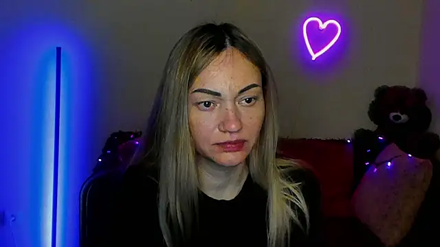 Snapshot of BlondMikey22 chatting on 05.16.26 BlondMikey22 online show from 05.16.26