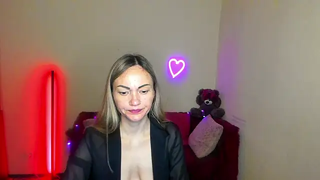Snapshot of BlondMikey22 chatting on 06.18.26 BlondMikey22 online show from 06.18.26