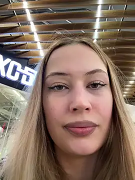 Snapshot of blonde_exe chatting on 02.11.26 blonde exe online show from 02.11.26