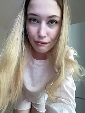 Snapshot of blonde_exe chatting on 03.26.26 blonde exe online show from 03.26.26