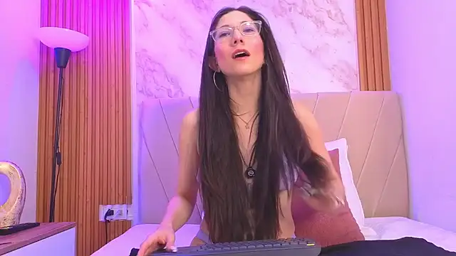 Snapshot of vane_coral chatting on 05.20.26 vane coral online show from 05.20.26