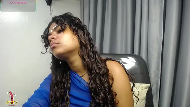 Snapshot of yaazhinii chatting on 04.13.26 yaazhinii online show from 04.13.26