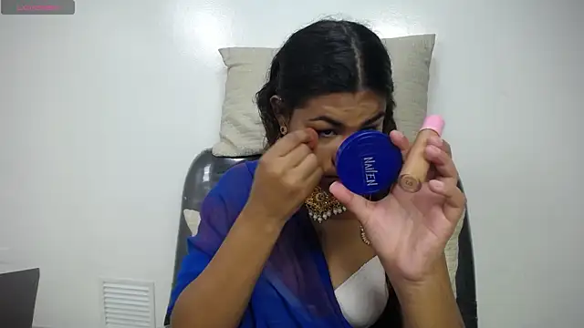 Snapshot of yaazhinii chatting on 04.16.26 yaazhinii online show from 04.16.26