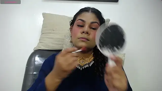 Snapshot of yaazhinii chatting on 04.23.26 yaazhinii online show from 04.23.26