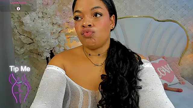 Snapshot of YazminJenner chatting on 03.06.26 YazminJenner online show from 03.06.26