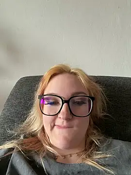 ViviLuu online show from 04.27.26