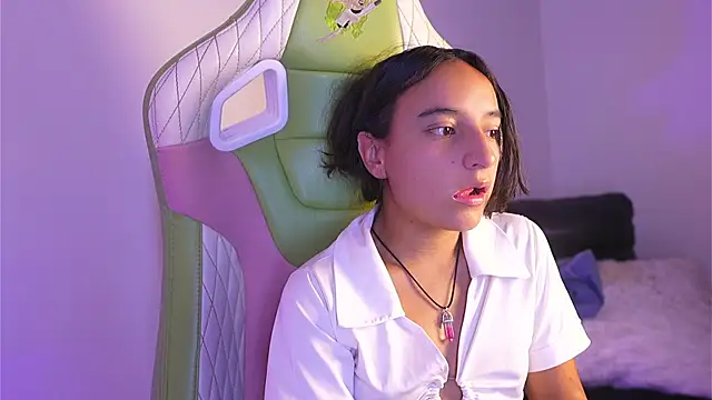  emily jonexs online show from 05.28.26
