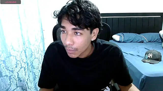 Snapshot of Pedestal_diamant chatting on 03.14.26 Pedestal diamant online show from 03.14.26