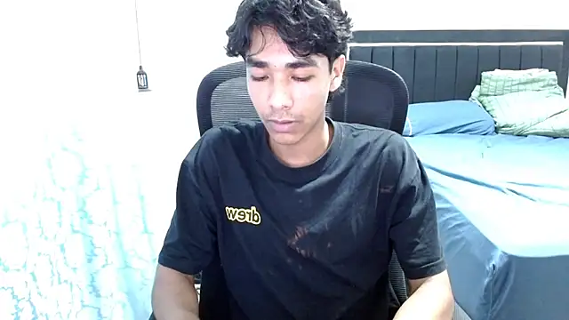 Snapshot of Pedestal_diamant chatting on 03.18.26 Pedestal diamant online show from 03.18.26