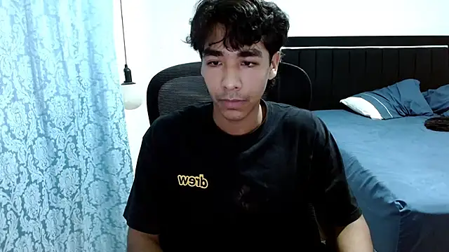 Snapshot of Pedestal_diamant chatting on 03.25.26 Pedestal diamant online show from 03.25.26