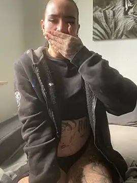 zoeelovee online show from 03.30.26