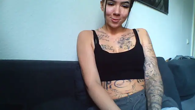 zoeelovee online show from 03.31.26