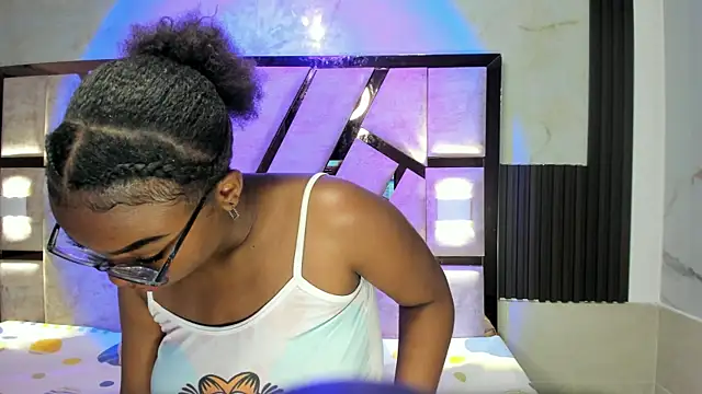 Snapshot of salem_rosee chatting on 04.01.26 salem rosee online show from 04.01.26