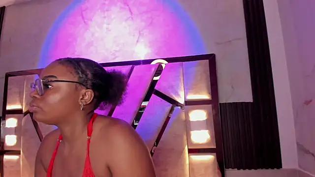Snapshot of salem_rosee chatting on 04.30.26 salem rosee online show from 04.30.26