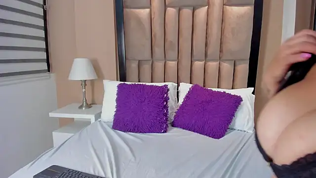 Snapshot of Zoe_Weet chatting on 02.09.26 Zoe Weet online show from 02.09.26