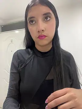 Snapshot of ScarlettMus chatting on 03.08.26 ScarlettMus online show from 03.08.26