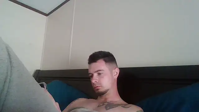 Snapshot of midnightsinz chatting on 04.07.26 midnightsinz online show from 04.07.26