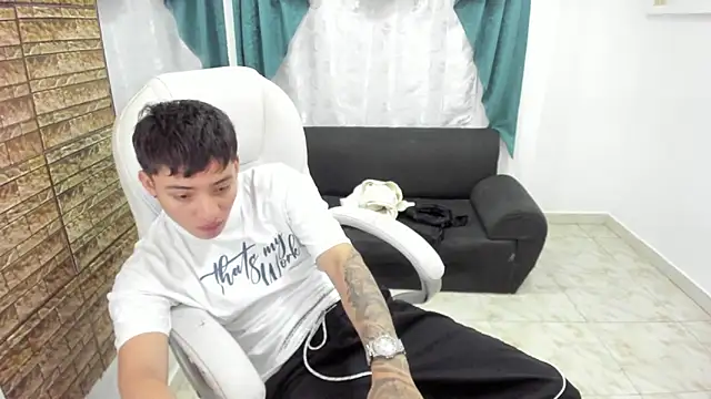 Snapshot of Wesleey-Boy chatting on 02.17.26 Wesleey-Boy online show from 02.17.26