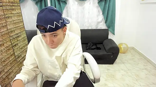 Snapshot of Wesleey-Boy chatting on 02.18.26 Wesleey-Boy online show from 02.18.26