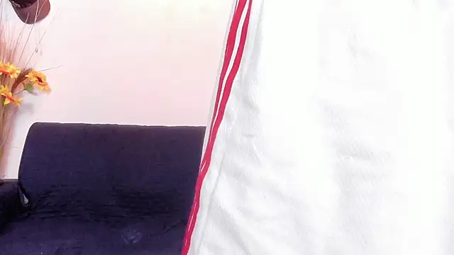 Snapshot of DalilaQueen_blowjob1 chatting on 06.05.26 DalilaQueen blowjob1 online show from 06.05.26