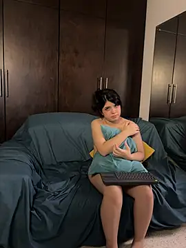 EmilyAndAndrew online show from 02.20.26