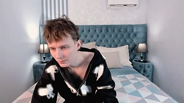 Snapshot of PackBev chatting on 02.15.26 PackBev online show from 02.15.26