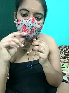 Snapshot of Tamilkannadacouple chatting on 03.11.26 Tamilkannadacouple online show from 03.11.26