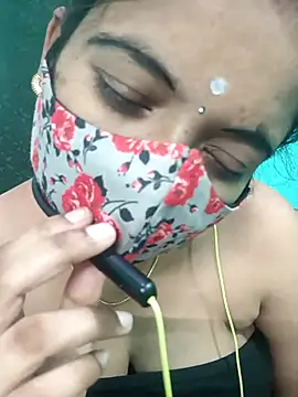 Snapshot of Tamilkannadacouple chatting on 03.24.26 Tamilkannadacouple online show from 03.24.26