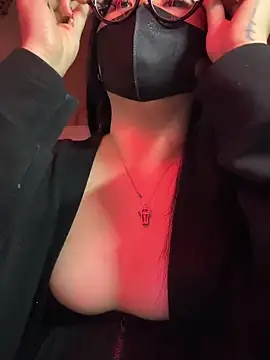 Snapshot of HaleyKin chatting on 03.10.26 HaleyKin online show from 03.10.26