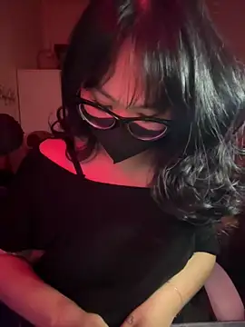 Snapshot of HaleyKin chatting on 03.30.26 HaleyKin online show from 03.30.26