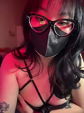 Snapshot of HaleyKin chatting on 04.01.26 HaleyKin online show from 04.01.26