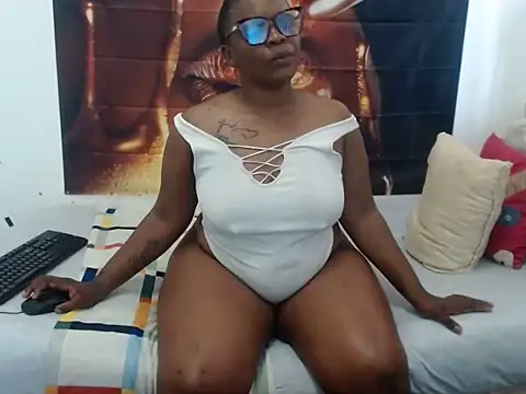 Snapshot of Queenteex6992 chatting on 06.30.26 Queenteex6992 online show from 06.30.26