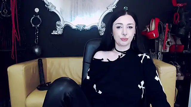 Snapshot of GoddessGeo chatting on 01.04.25 GoddessGeo online show from 01.04.25