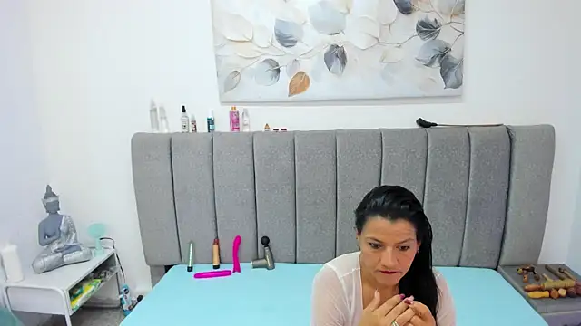 Giselle James online show from 03.21.26