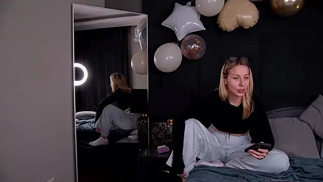 LovelyMiley online show from 03.18.26