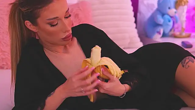 EllinaNuria online show from 03.27.26