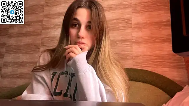 Snapshot of LovelySilk_63 chatting on 02.18.26 LovelySilk 63 online show from 02.18.26