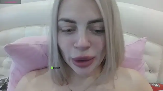 Snapshot of ShamlesssAdell chatting on 05.17.26 ShamlesssAdell online show from 05.17.26