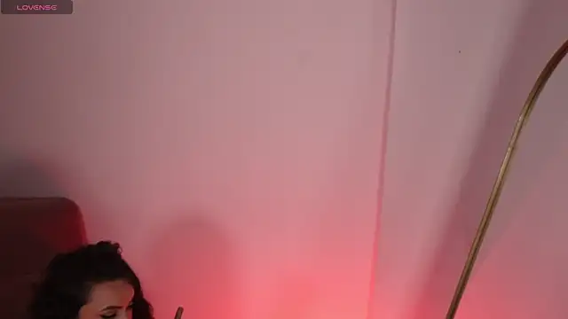 Snapshot of lara_bombshell_ chatting on 04.19.26 lara bombshell online show from 04.19.26