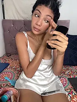 Britney  Latina online show from 02.25.26