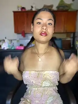 Snapshot of Romie_rous chatting on 07.14.26 Romie rous online show from 07.14.26
