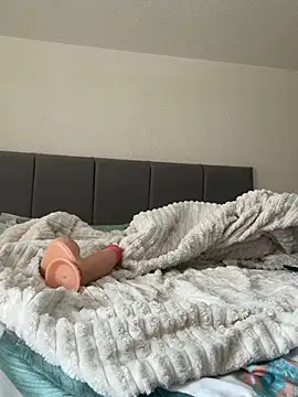 Ellyes World online show from 03.25.26