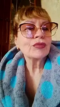 SophieBurns online show from 04.12.26