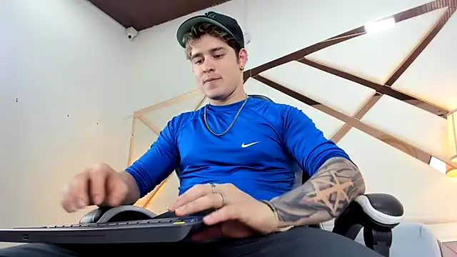 rayan linxx online show from 04.23.26